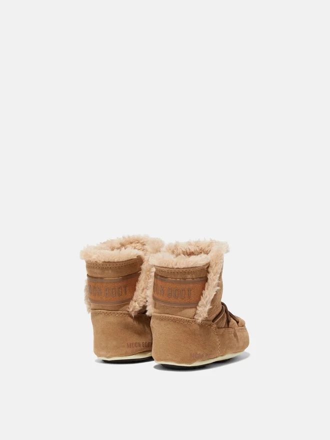 Crib Stiefel aus braunem Wildleder Crib Stiefel aus braunem Wildleder