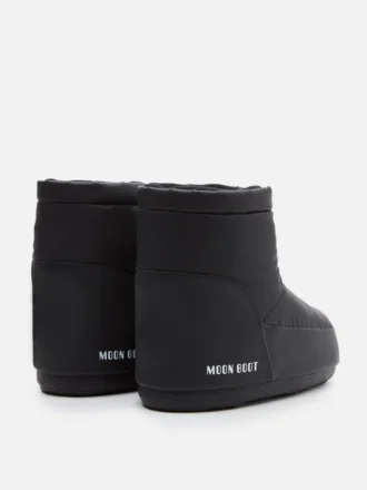 Schwarze Gummistiefel ohne Schnürsenkel